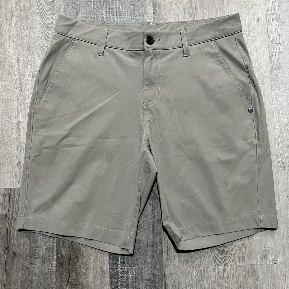 Vuori Stretch Meta Shorts Light Grey Athletic Size 31 Activewear Comfort Casual